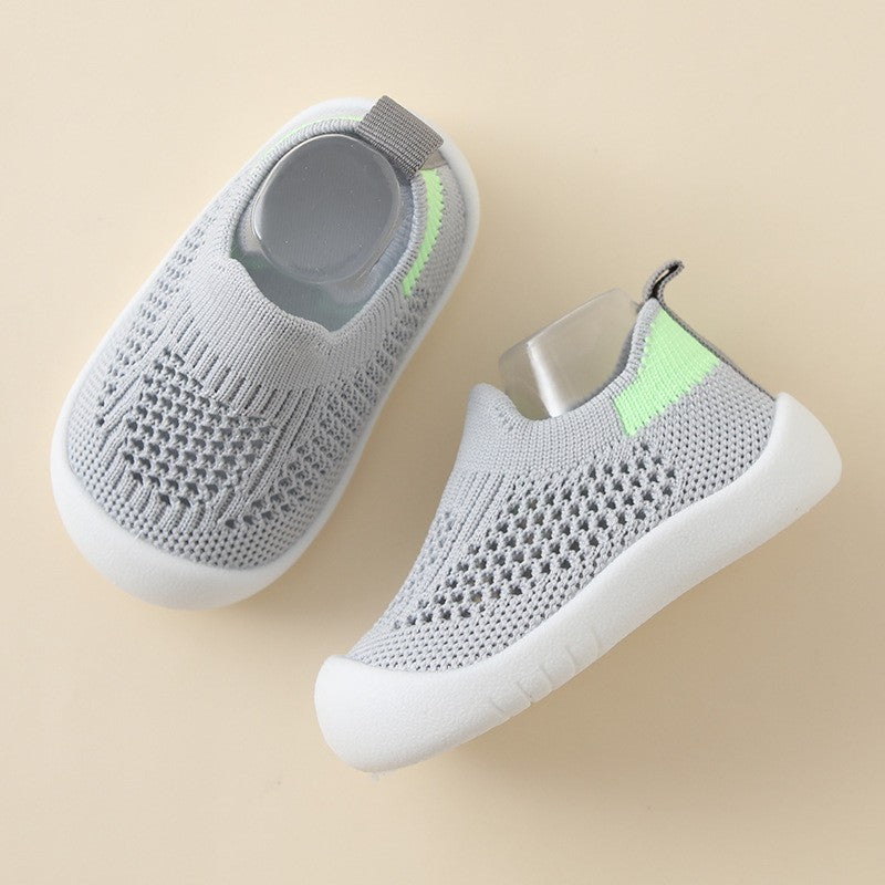 Baby- und Kleinkindschuhe, weiche Sohle, rutschfest, leicht, fliegend, gewebt