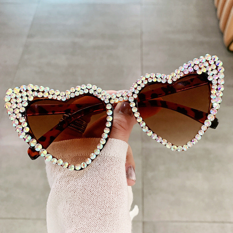 Female Cute Cat Eye Heart-shaped Sun Glasses - X2-Shopping