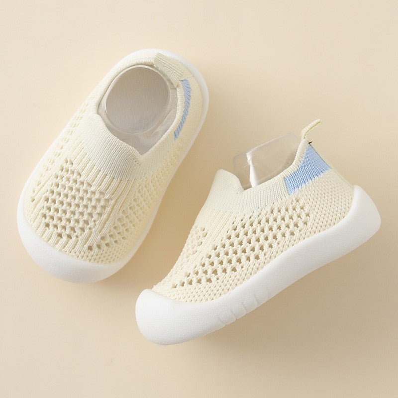 Baby- und Kleinkindschuhe, weiche Sohle, rutschfest, leicht, fliegend, gewebt