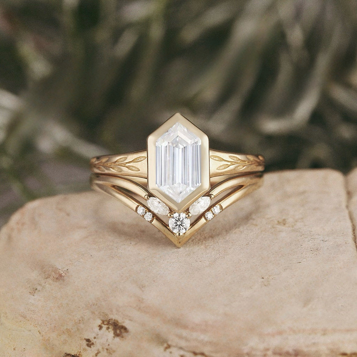 Gold Wheat Shape Rectangular Zircon Ring