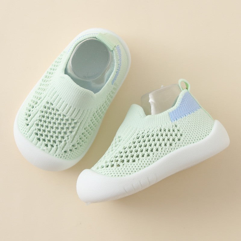 Baby- und Kleinkindschuhe, weiche Sohle, rutschfest, leicht, fliegend, gewebt