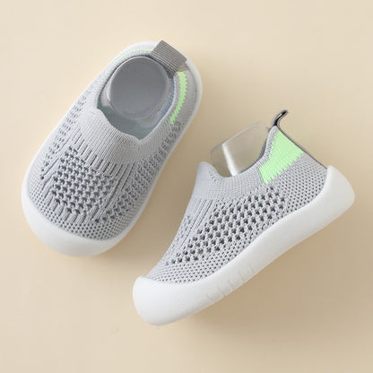 Baby- und Kleinkindschuhe, weiche Sohle, rutschfest, leicht, fliegend, gewebt