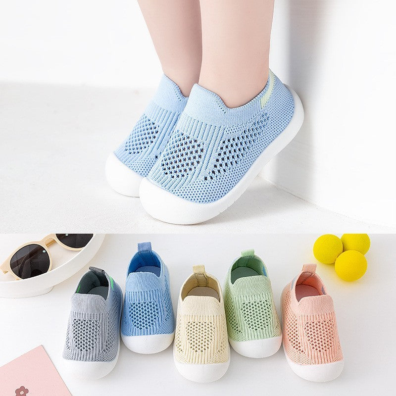 Baby- und Kleinkindschuhe, weiche Sohle, rutschfest, leicht, fliegend, gewebt