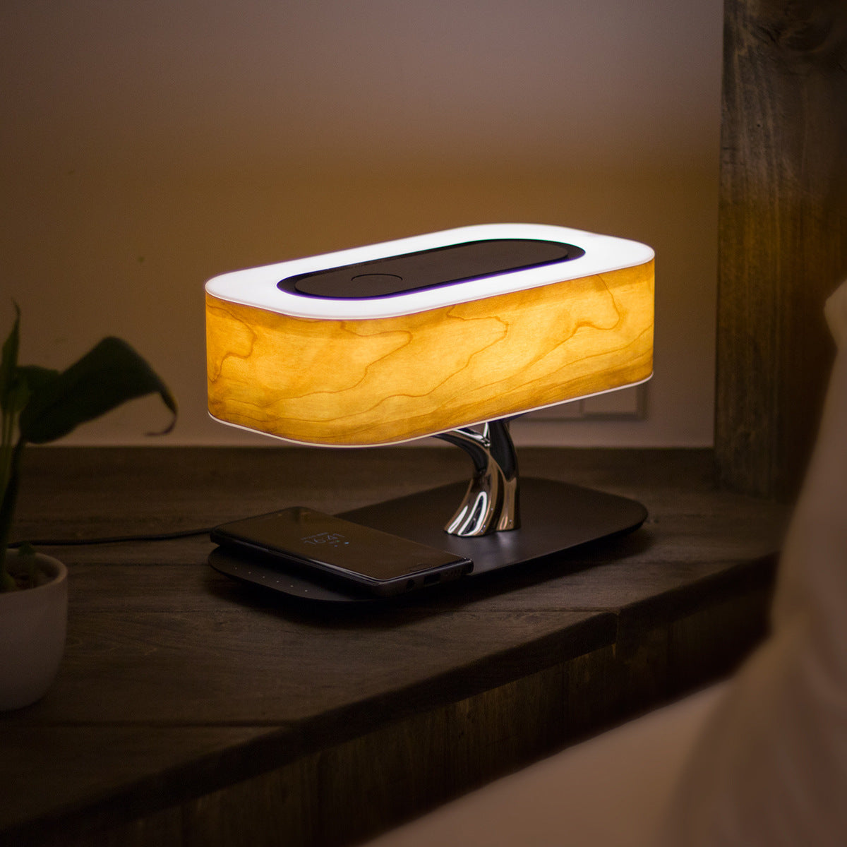Kreative Baumlicht-Tischlampe Bluetooth-kompatibel Musiklautsprecher Nachttischlampe Dimmbares Telefon Drahtlose Lade-Schreibtischlichter