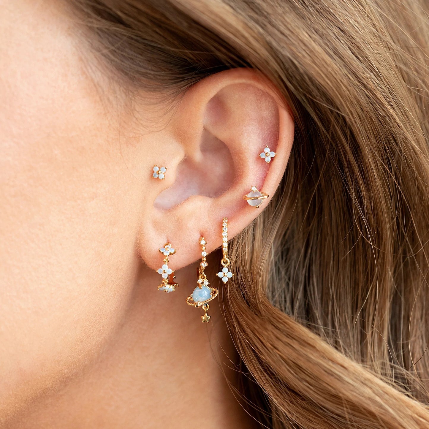 Small And Beautiful Flower Earrings Micro-inlaid Ear Clip