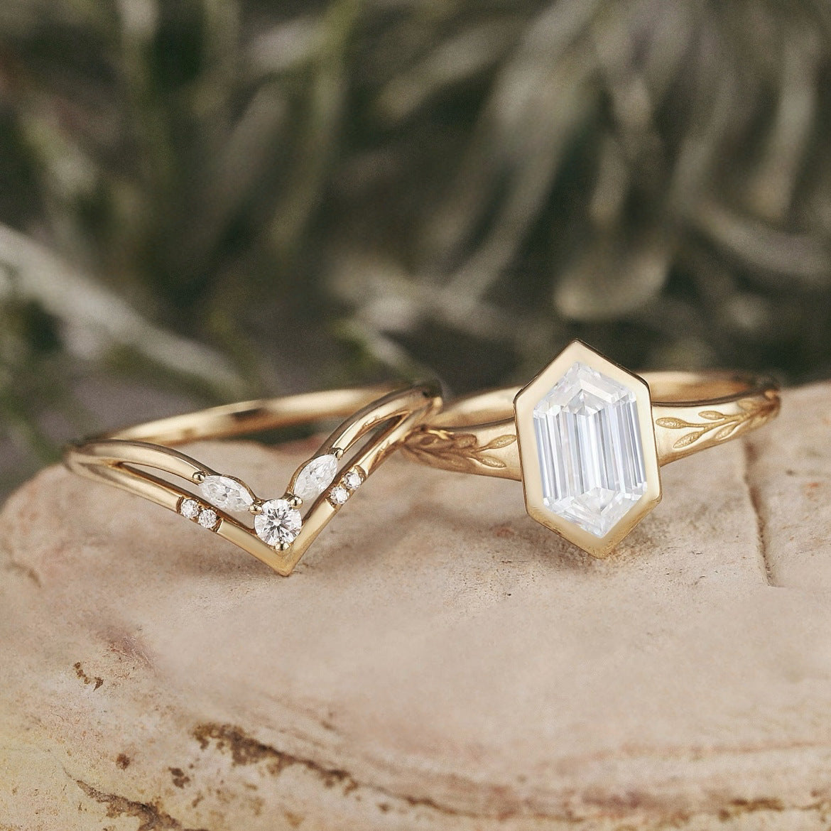 Gold Wheat Shape Rectangular Zircon Ring
