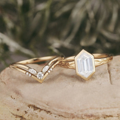 Gold Wheat Shape Rectangular Zircon Ring