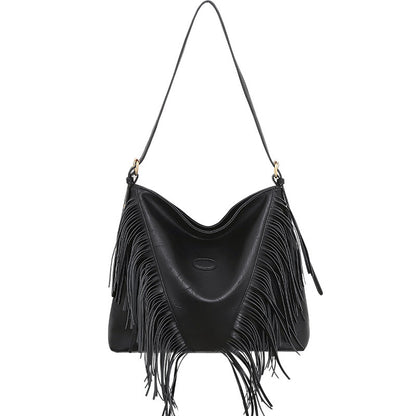 Large Capacity Rivet Shoulder Messenger Large Soft Trendy Bag