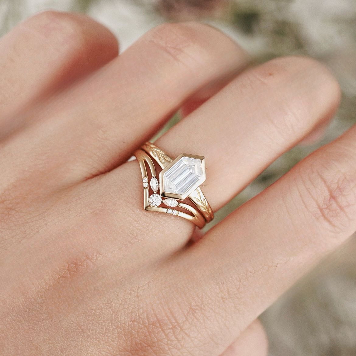 Gold Wheat Shape Rectangular Zircon Ring